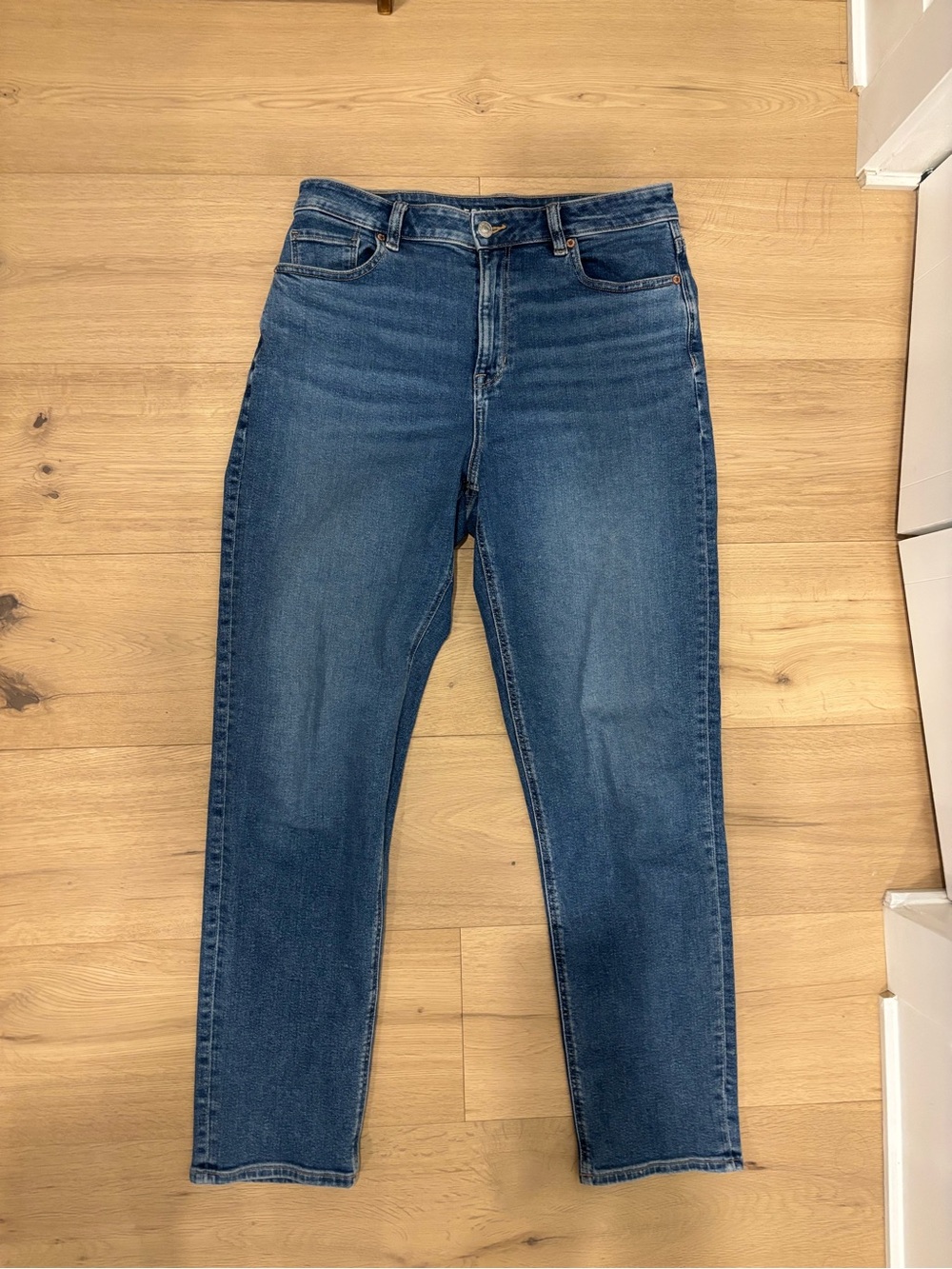 American Eagle Classic High-Rise Women’s Blue Straight Jeans